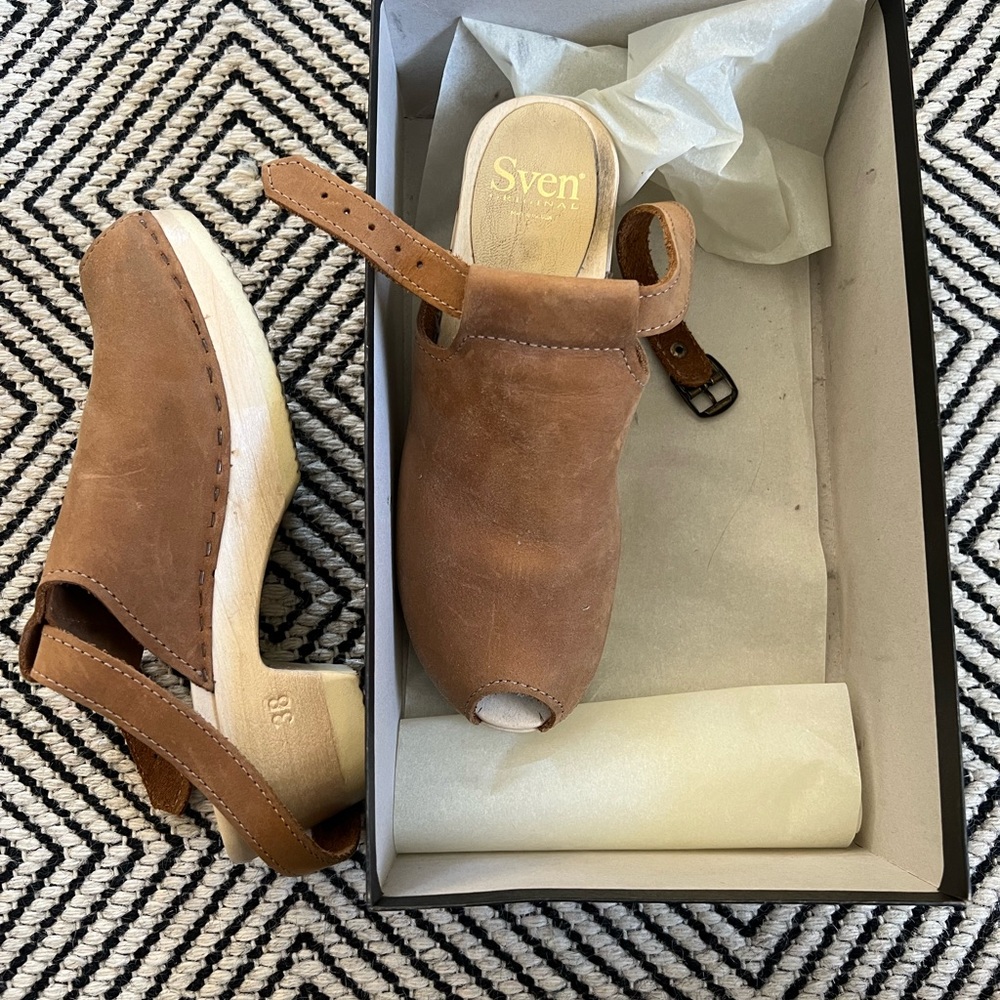 Sven Peep Toe Clogs with Low Ankle Strap size 38 / 7.5-8